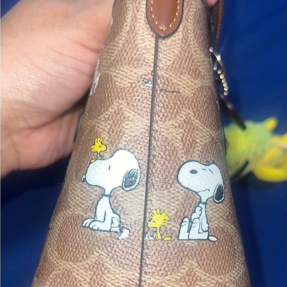 COACH X Peanuts Snoopy Mini City Tote - Picture 10 of 10
